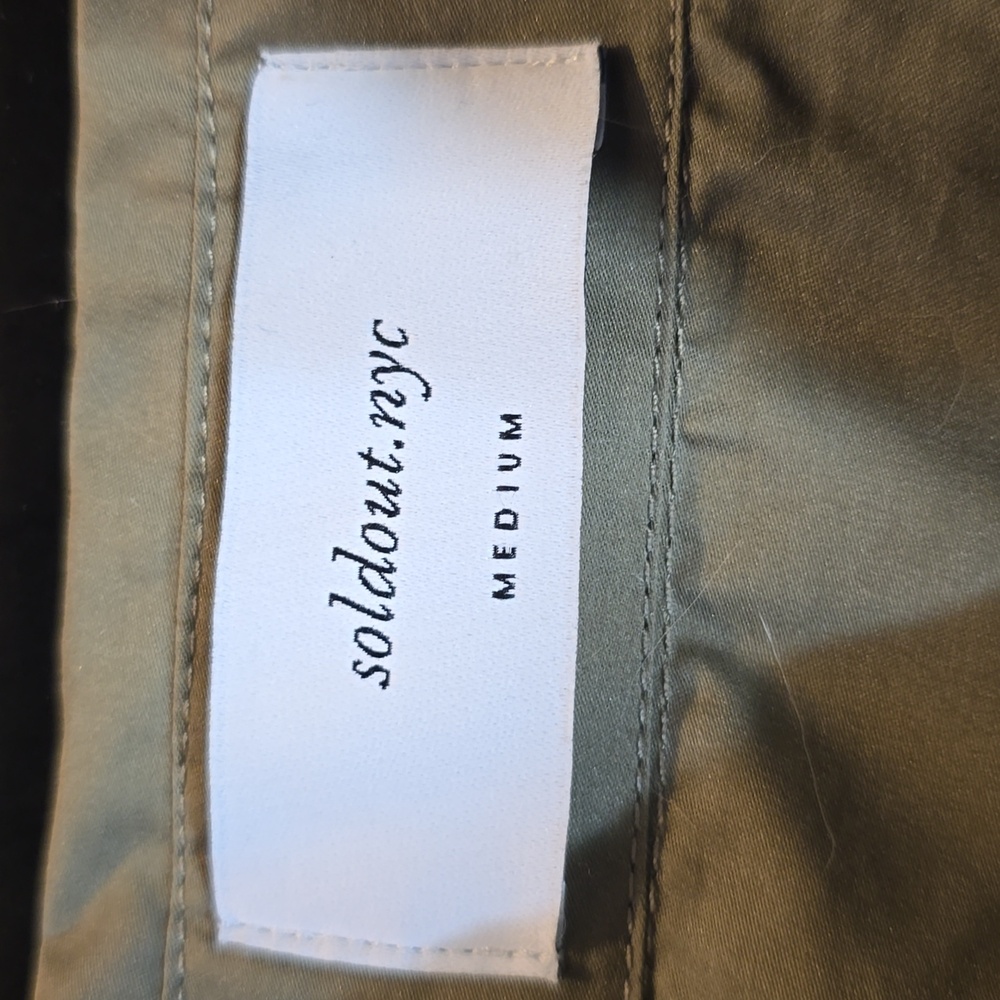soldout.nyc The Everything Shirt in Olive Size Medium - Picture 8 of 10